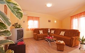 Apartments Mara